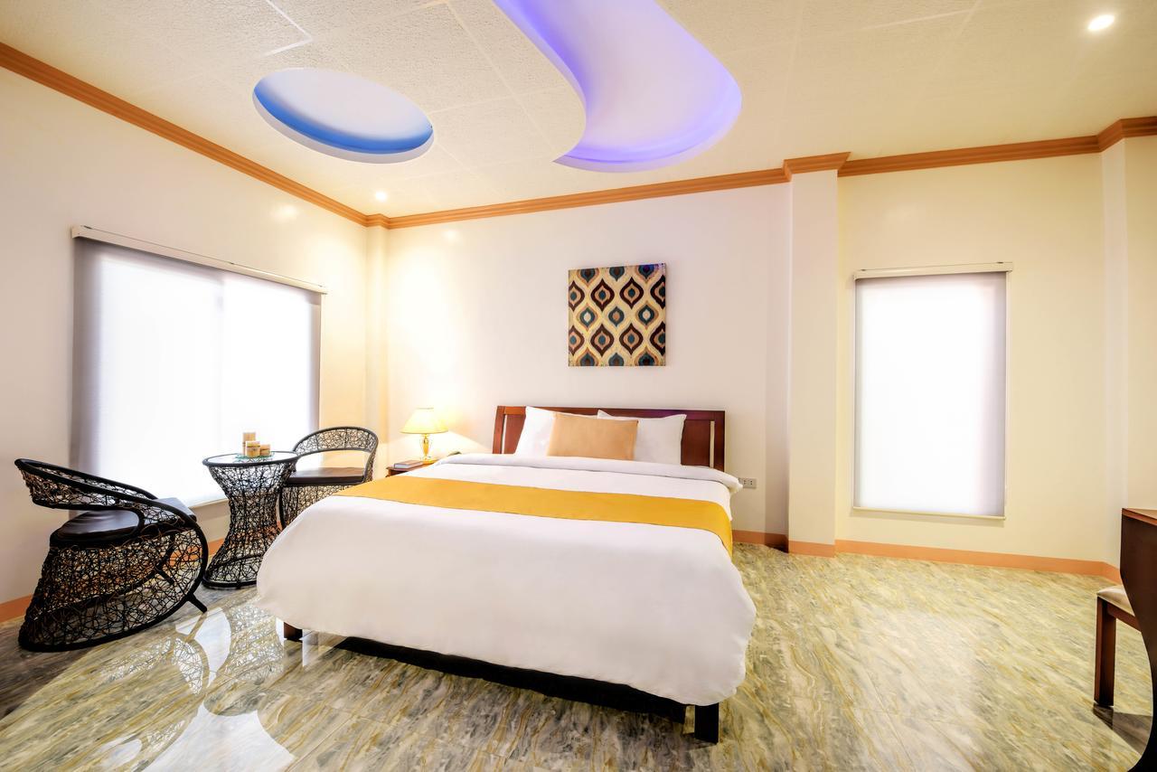 Kabaleyan Cove Resort Powered By Cocotel San Carlos  Exterior foto
