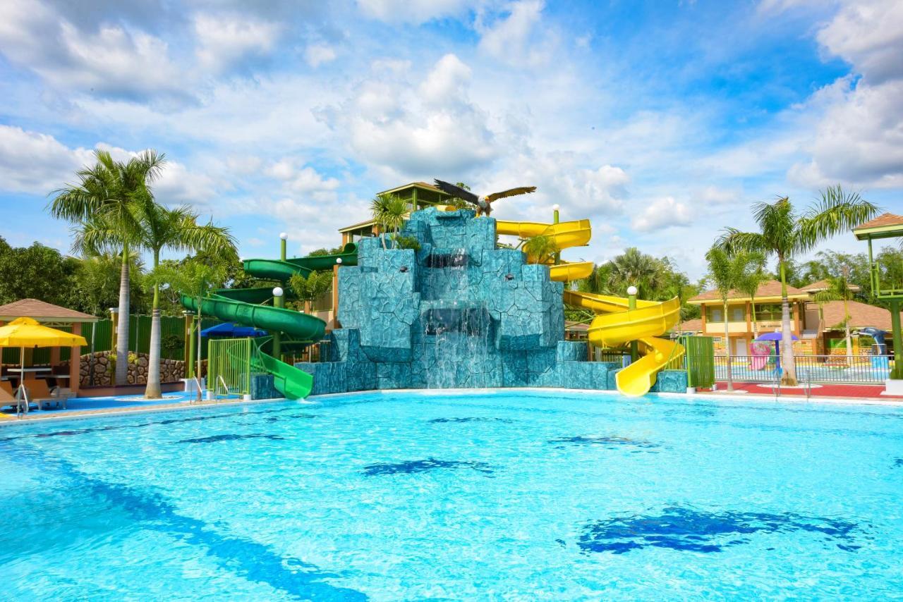 Kabaleyan Cove Resort Powered By Cocotel San Carlos  Exterior foto